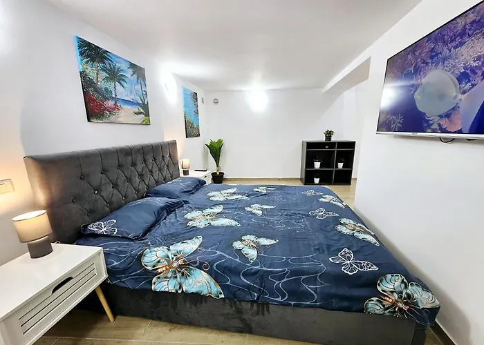 Апартаменти Lovely Duplex Cismigiu Park - Pop1 Бухарест